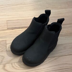Native Kids Black Ankle Chelsea Boots C9